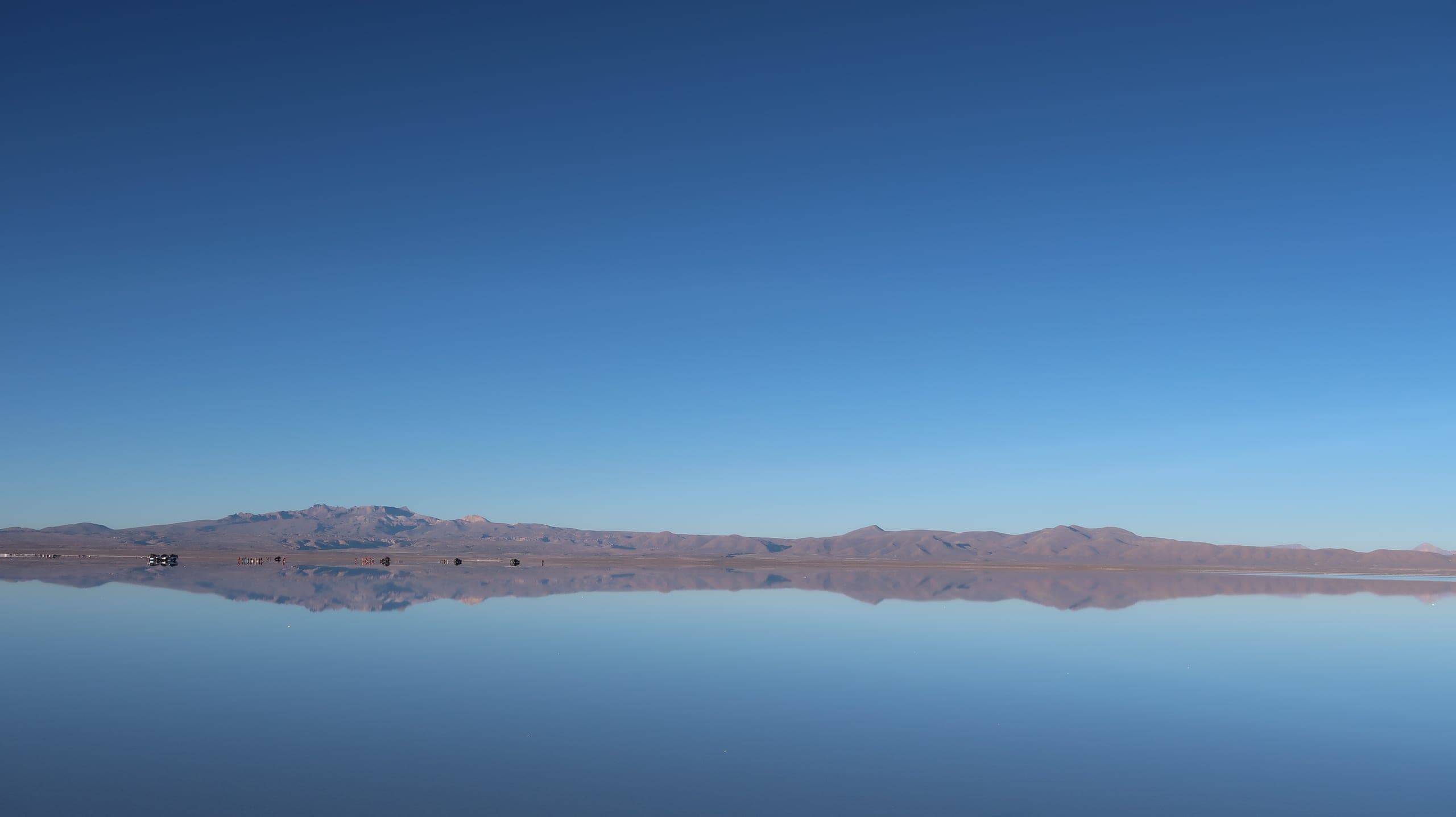 Sky and salt, indistinguishable — Bolivia
