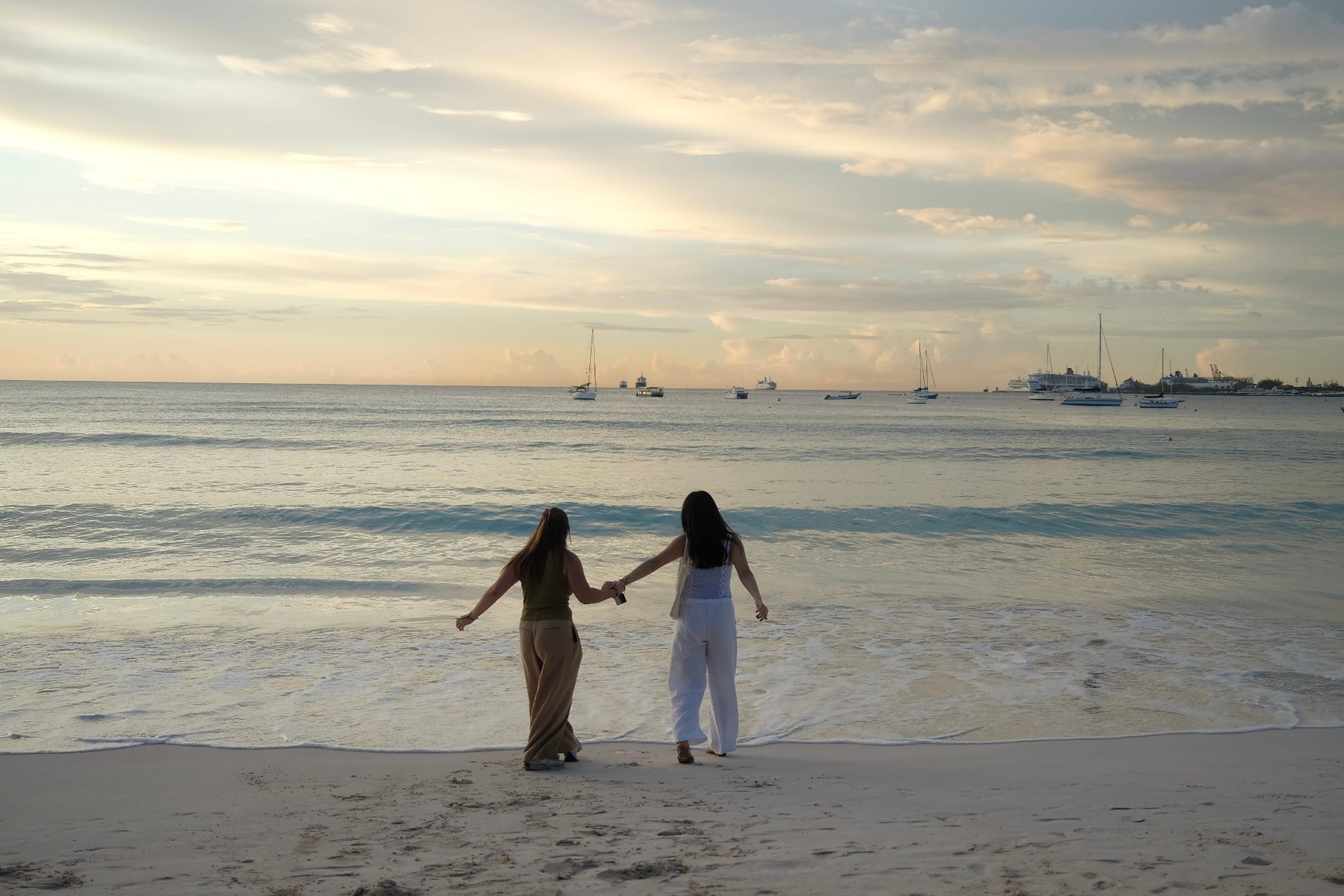 Hand in hand, low tide — A harbor evening